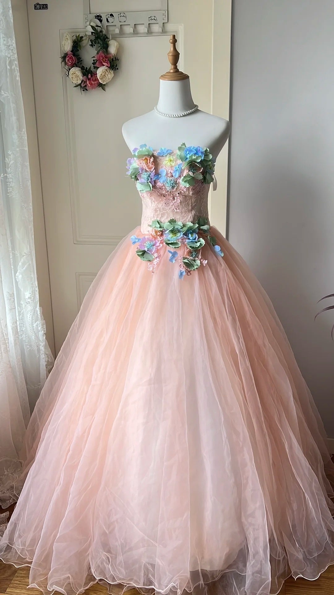New Arrival Prom Dress Strapless Pleated Floral Tulle Evening Dress Quinceanera Dress Ball Gown      D4678