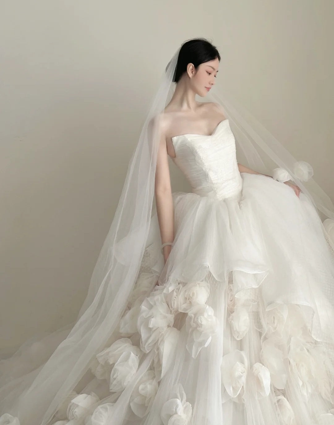 Stunning Wedding Dress Sweetheart Pleated Tulle Flower Wedding Dress  D4720