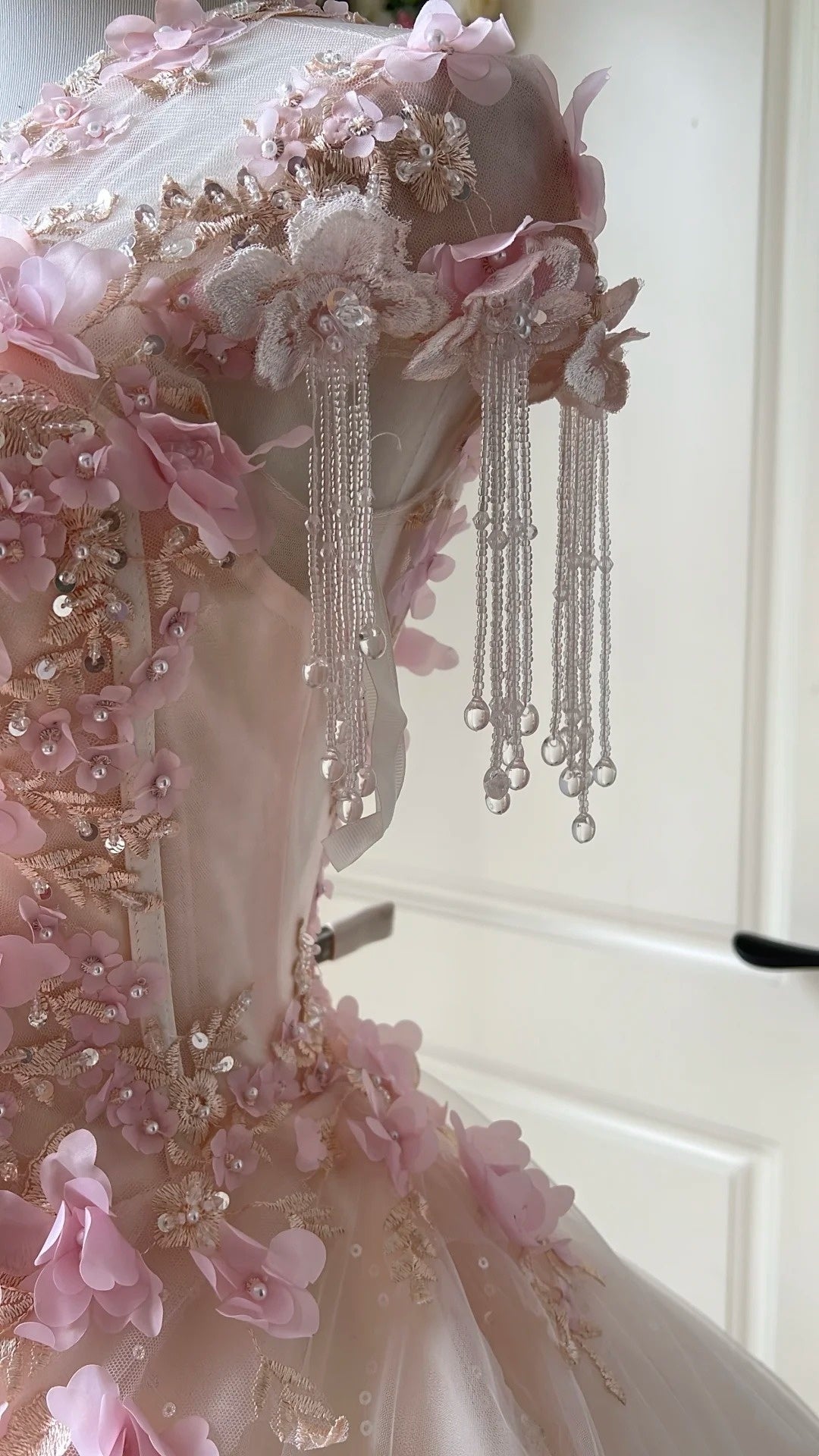 Gorgeous Ball Gown Crew Neck Pleated Tulle Prom Dresses Evening Gala Gown Quinceanera Dress       D4738