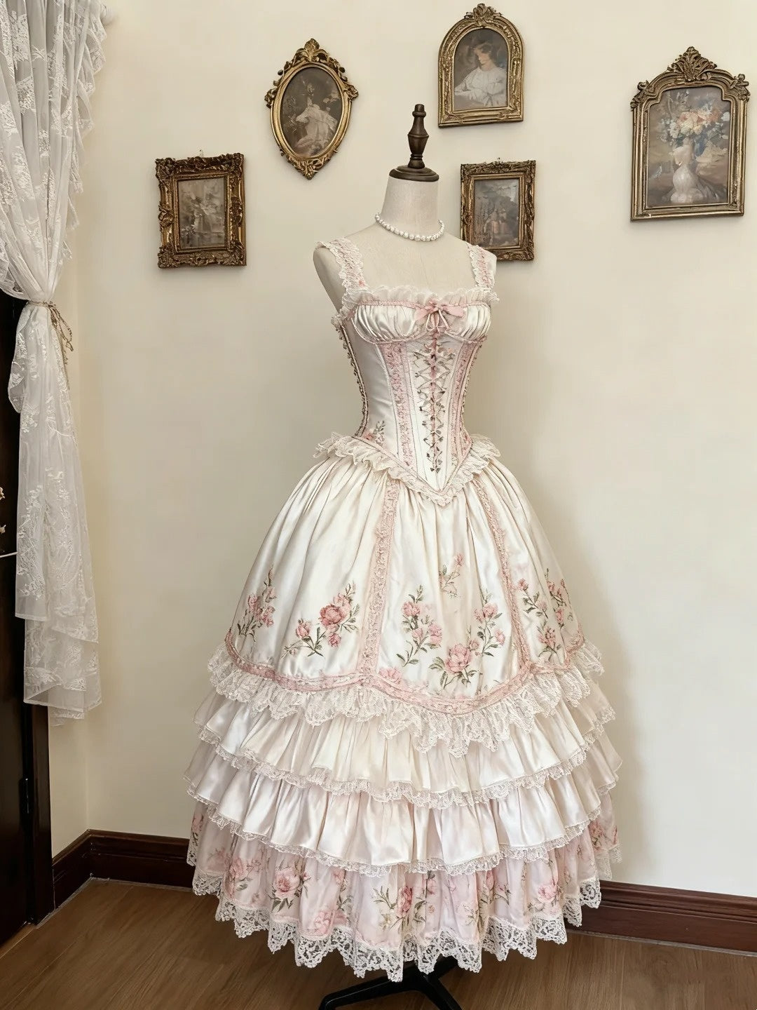 Sweet Ball Gown Straps Pleated Tiered Prom Dresses Evening Gala Gown Quinceanera Dress       D4748