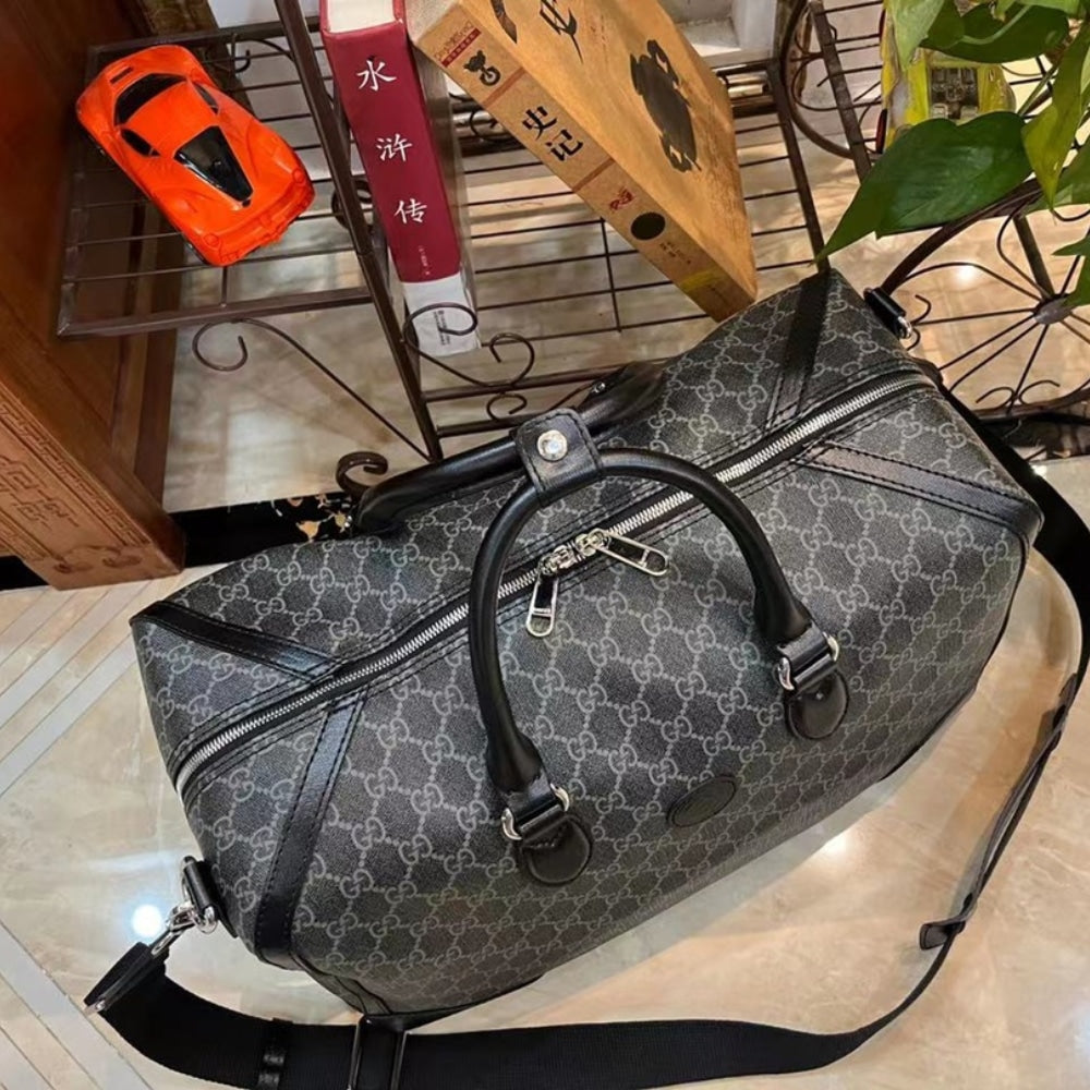 GUCCI BLACK GG SUPREME CANVAS INTERLOCKING G DUFFLE BAG BLACK 42CM