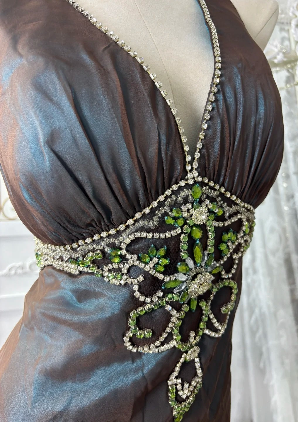Elegant Prom Dress V-neck Crystal Evening Dress Gala Gown Cocktail Outfits       D4972
