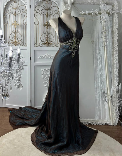 Elegant Prom Dress V-neck Crystal Evening Dress Gala Gown Cocktail Outfits       D4972