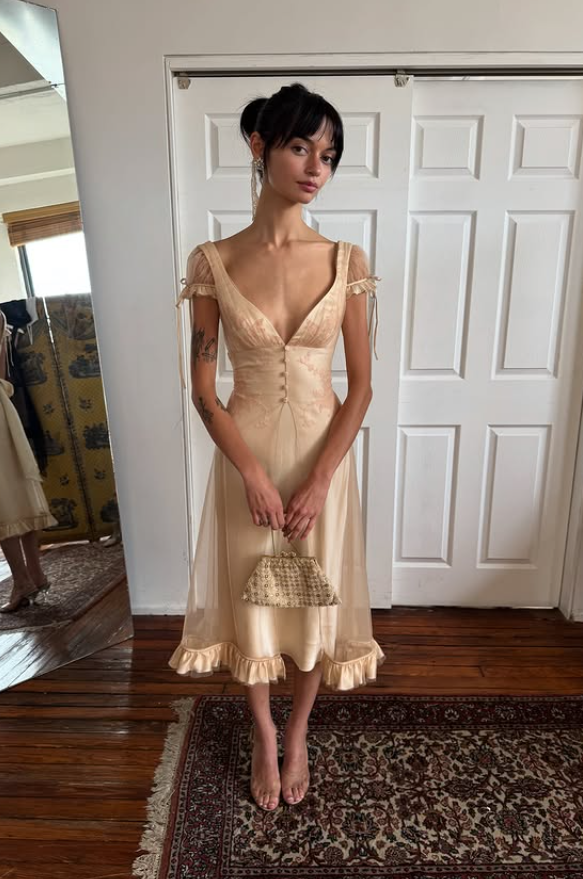 Vintage A Line V Neck Embroidered Tulle Satin Outfits Dress SH5269