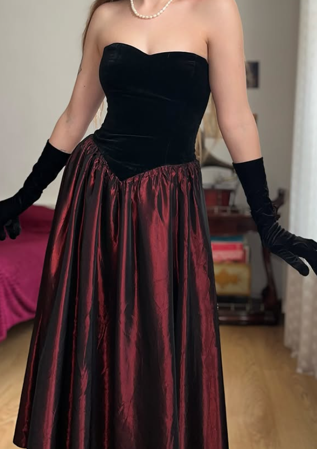 Vintage A Line Strapless Black Velvet Burgundy Satin Prom Dress Evening Dress SH6074