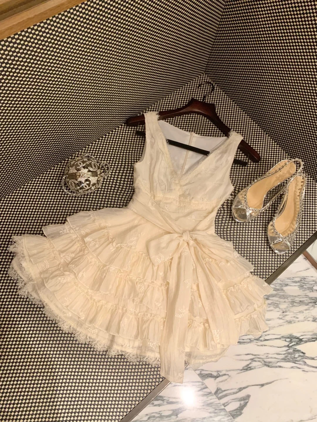 Sweet Homecoming Dress V Neck Cascade Dress Back to School Outfits Party Dress  D6386