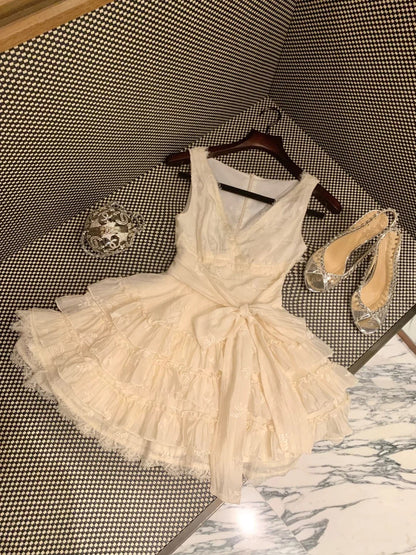Sweet Homecoming Dress V Neck Cascade Dress Back to School Outfits Party Dress  D6386