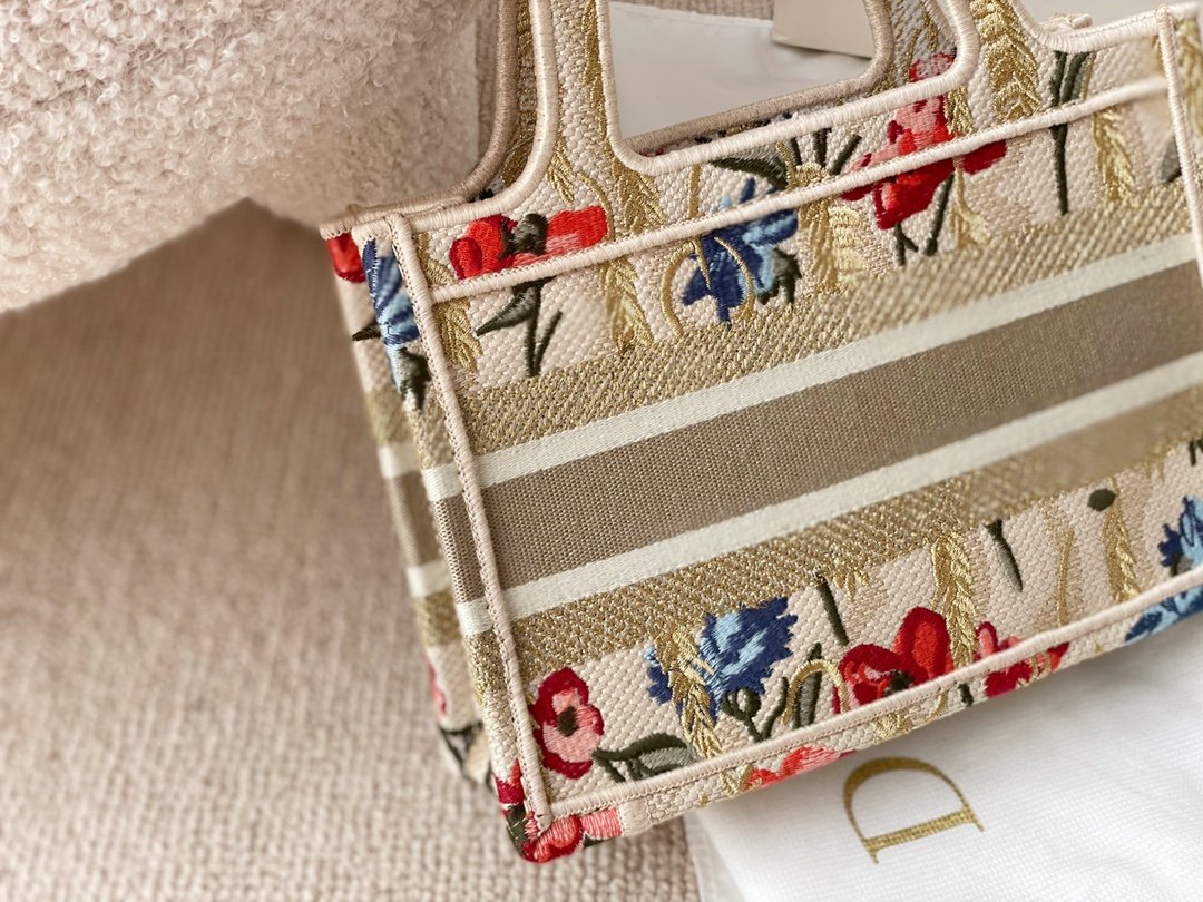 Medium Dior Book Tote Gold