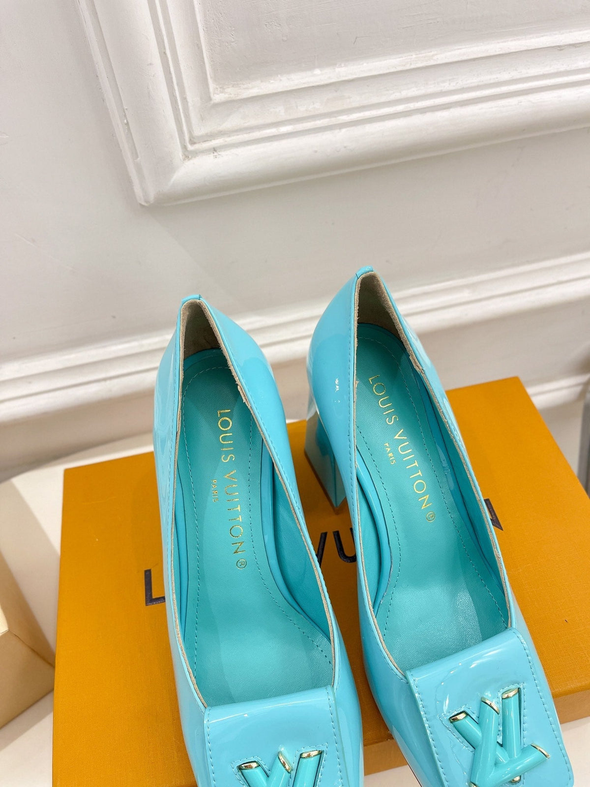 New LUV High Heel Shoes 008