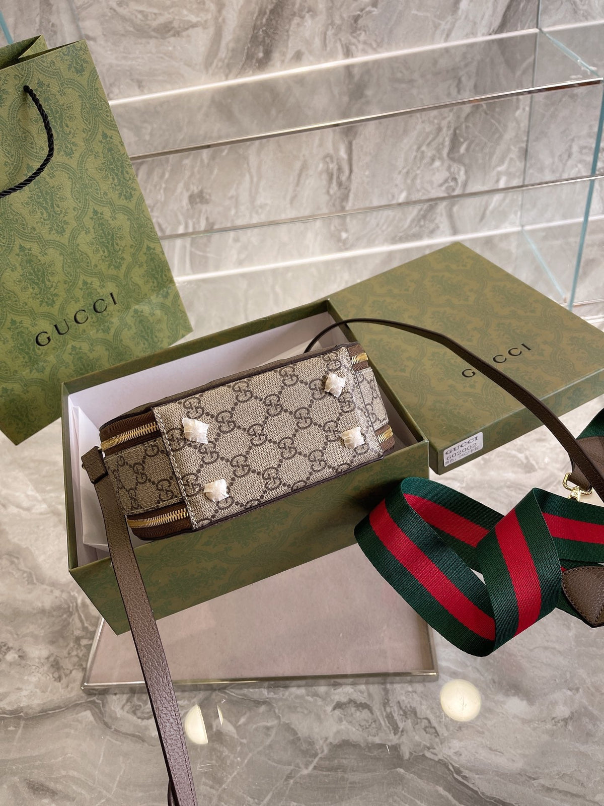 Gucci Ophidia GG mini round Shoulder bag women