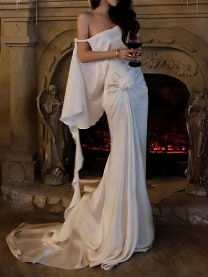 Beauty Prom Dress White Off Shoulder Pleated Blackless Gala Gown Evening Dress Birthday Party Outfits      D5053