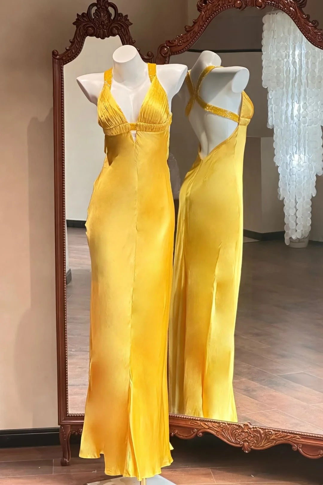 Stunning Prom Dress Yellow Halter Pleated Formal Gala Gown Evening Dress Birthday Party Outfits     D5148