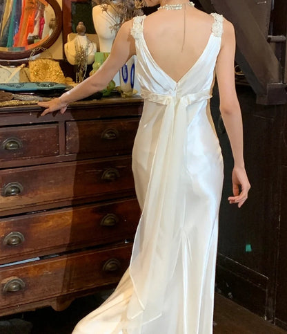 Elegant Prom Dress V-neck Gala Gown Evening Dress Graduation Dress Wedding Dress     D5197