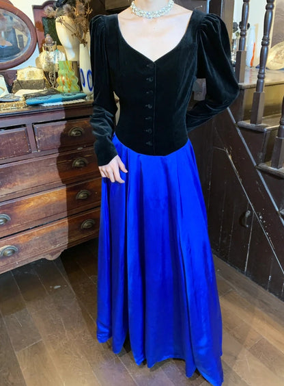 90s Retro Prom Dress A Line V-neck Pleated Gala Gown Evening Dress Formal Dress    D5199