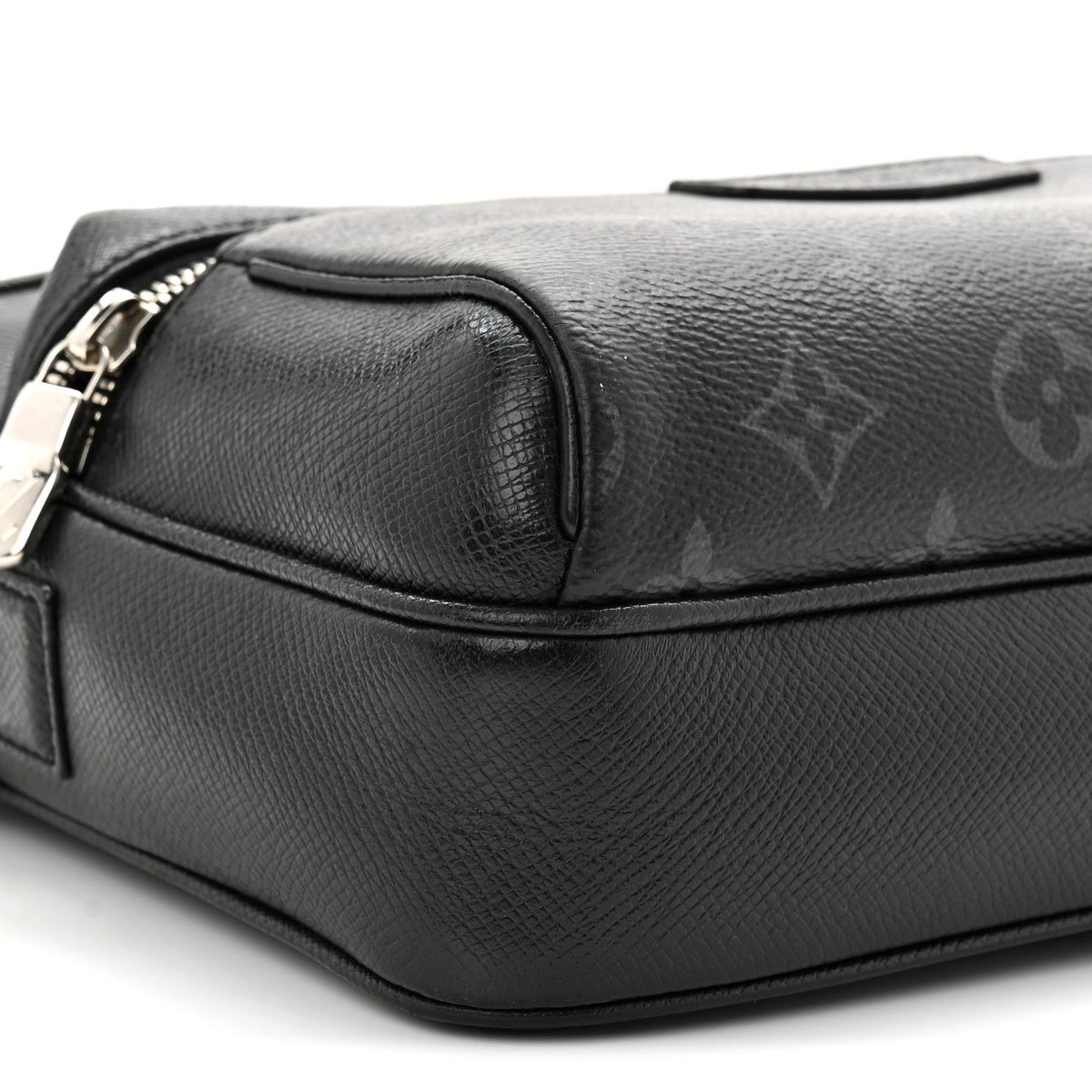 Taiga Monogram Eclipse Outdoor Messenger Black
