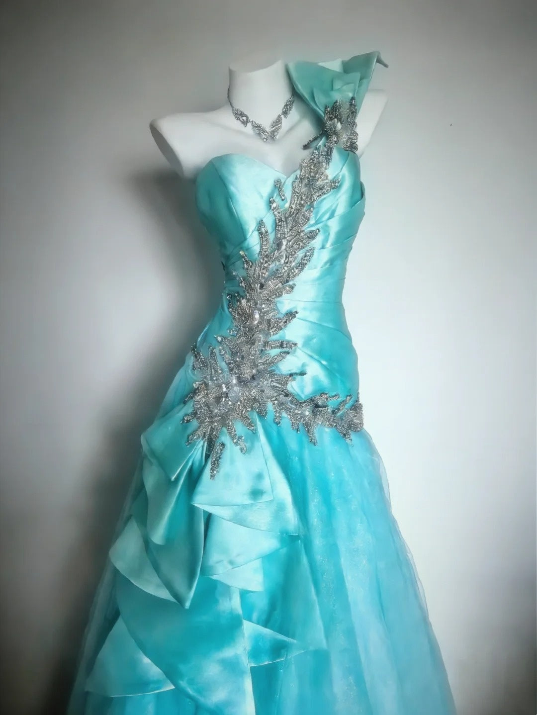 Stunning Prom Dress A Line Off Shoulder Tulle Gala Dress Evening Dress Formal Gown      D5464