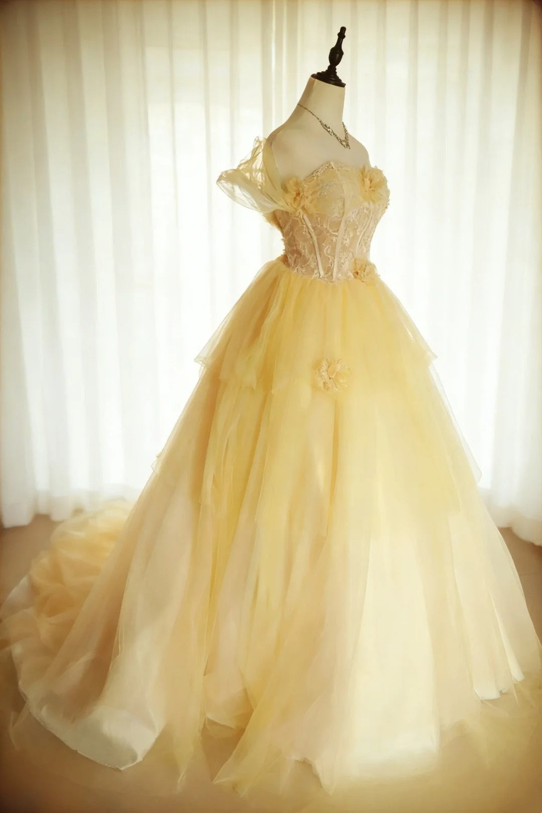 Beauty Ball Gown Off Shoulder Tulle Pleated Evening Dress Quniceanera Dress Birthday Prom Gown       D5409