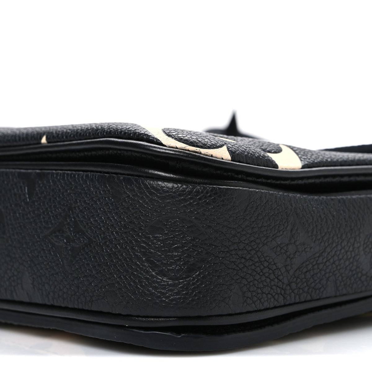 Empreinte Monogram Giant Crafty Pochette Metis Black Creme