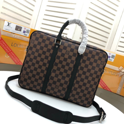 Louis Vuitton Porte-Documents Voyage PM
