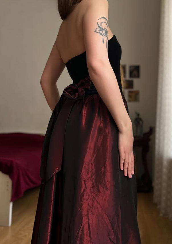 Vintage A Line Strapless Black Velvet Burgundy Satin Prom Dress Evening Dress SH6074