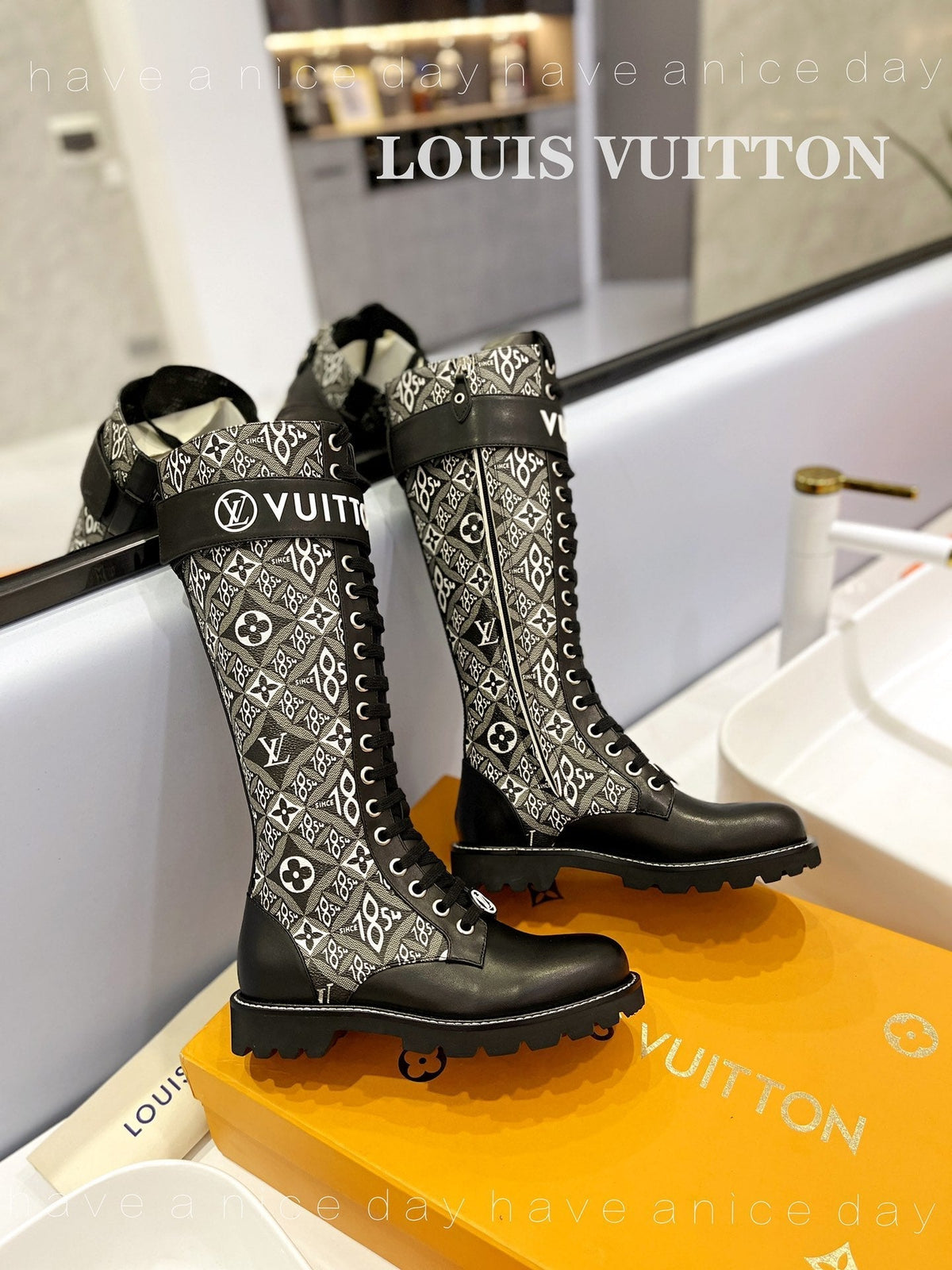 Premium LUV BOOTS 030