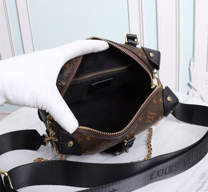 Louis Vuitton Petite Malle