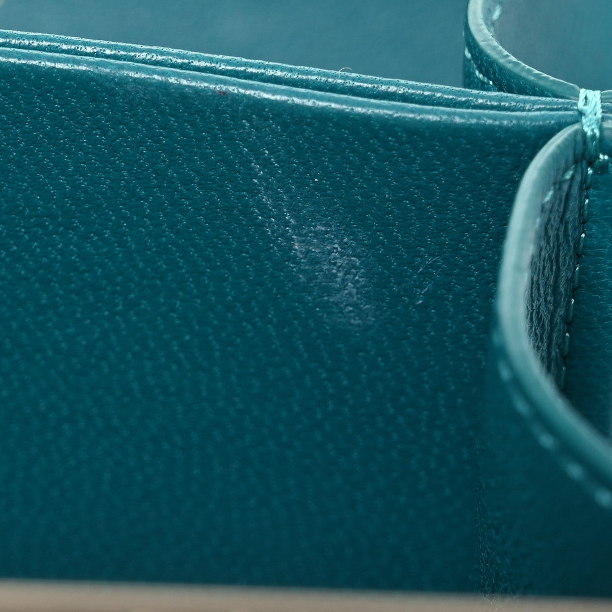 Lambskin Quilted Pearl CC Vanity Case Turquoise