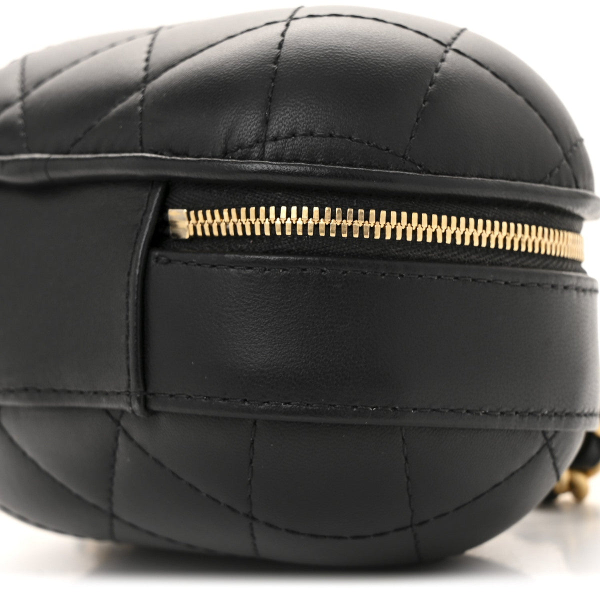 Lambskin Quilted CC Bubble Vanity Case With Chain Black