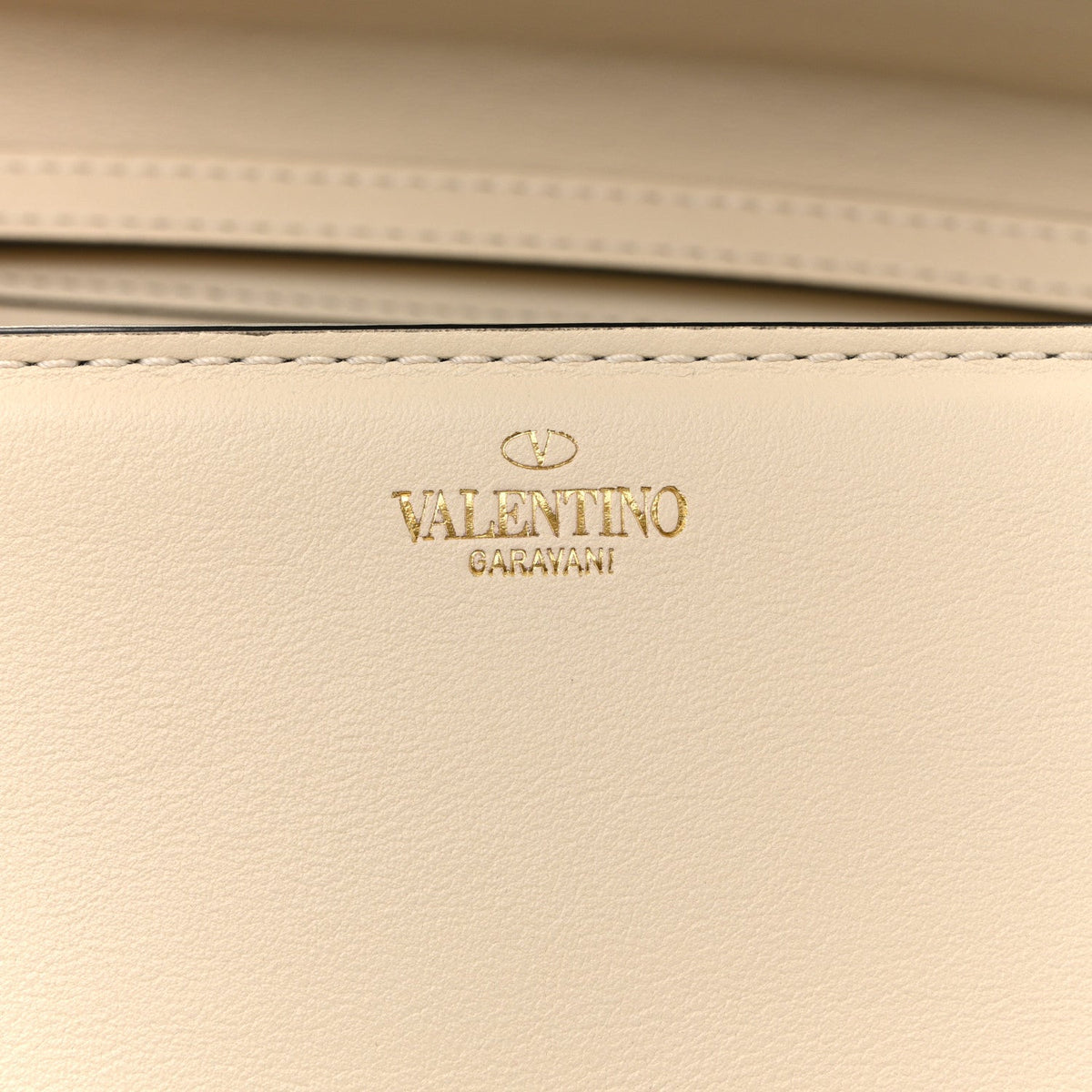 Calfskin Vlogo Loco Shoulder Bag Light Ivory