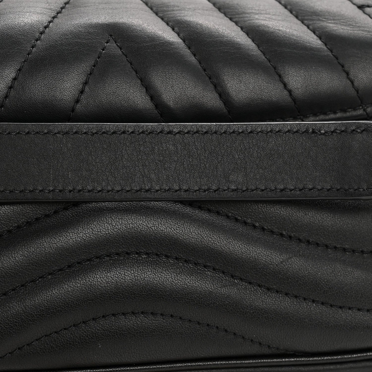 Calfskin New Wave Chain Pochette Black