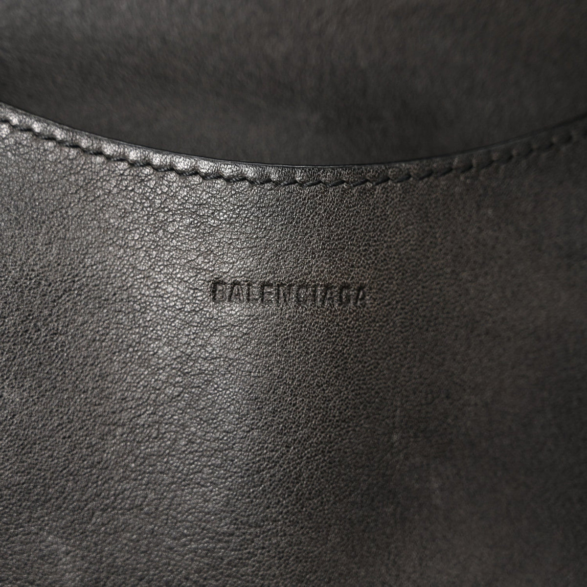 Used Calfskin Black Hardware Neo Classic City Black