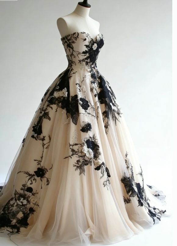 Stunning Ball Gown Sweetheart Neck Black Appliques Tulle Prom Dress  Evening Gown SH5421
