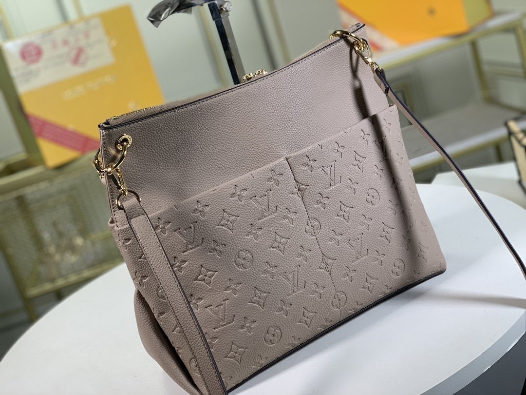Louis Vuitton Maida Hobo