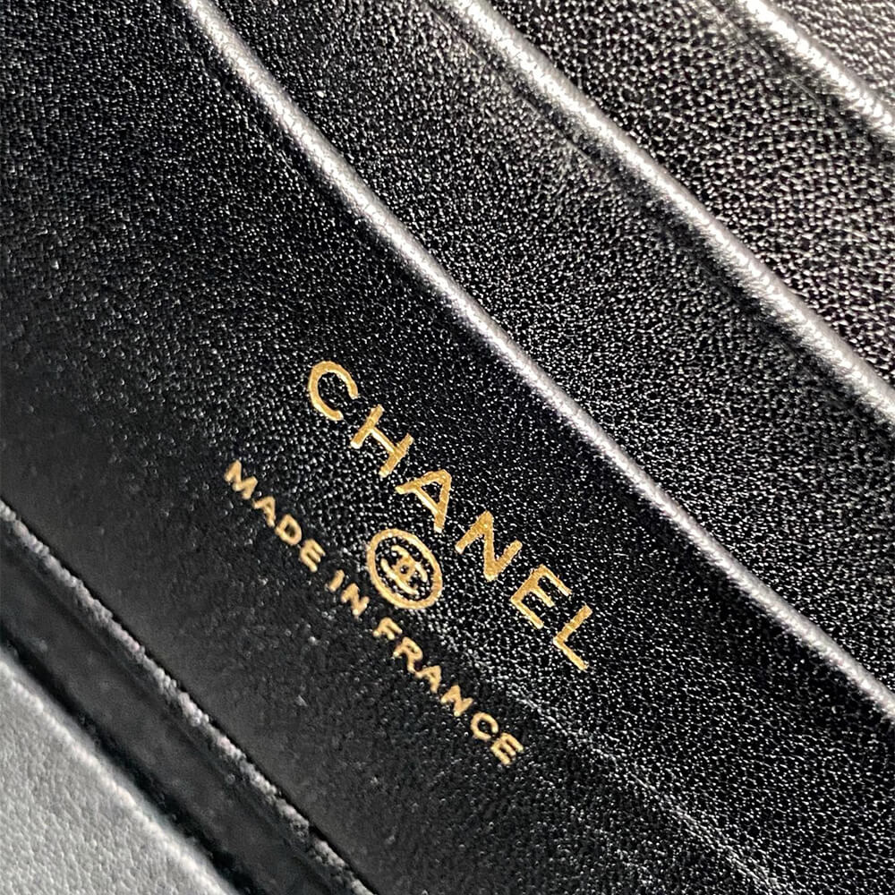 Chanel Long Vanity with chain