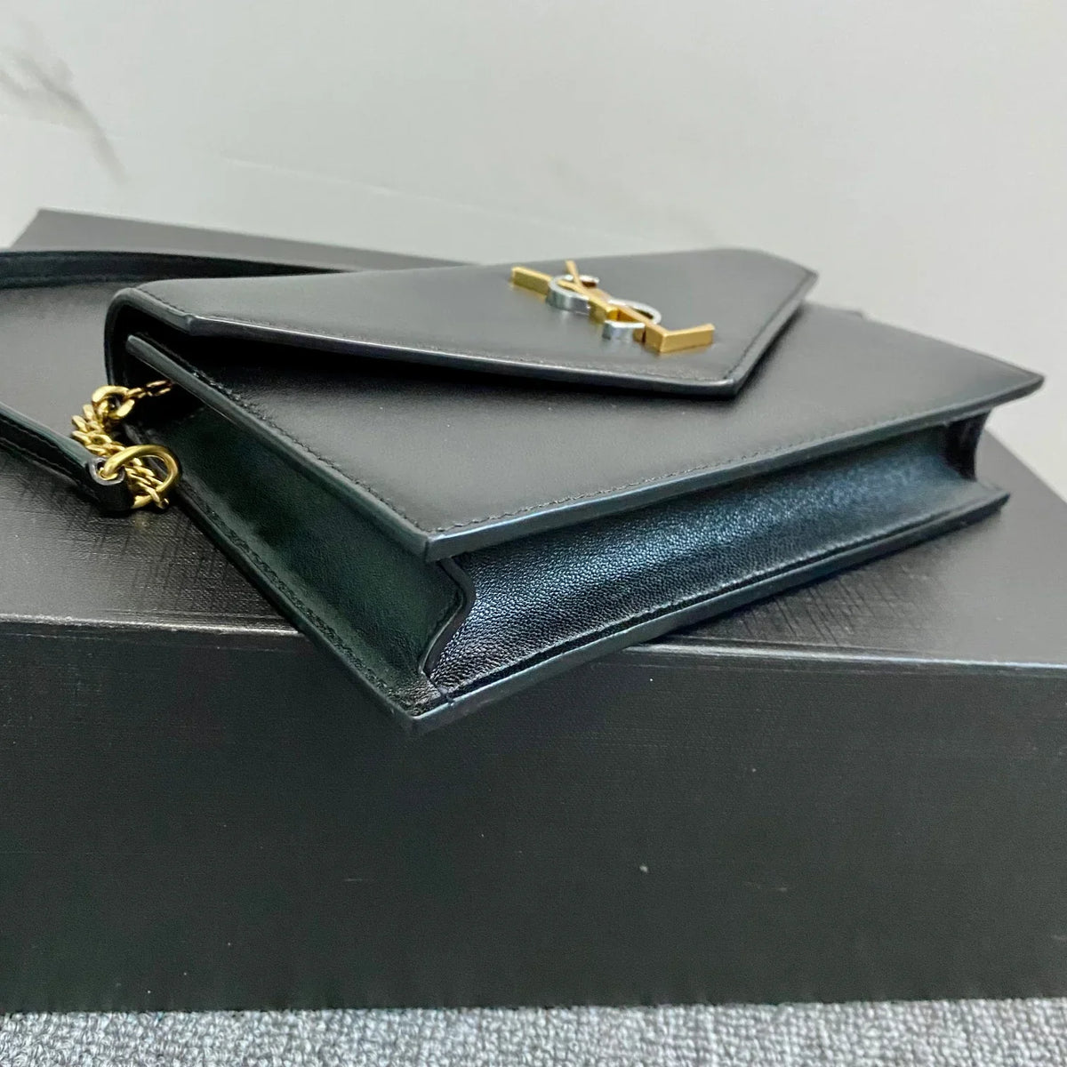 YSL Cassandra Shoulder Black Bag - 19x12.5x3.5cm