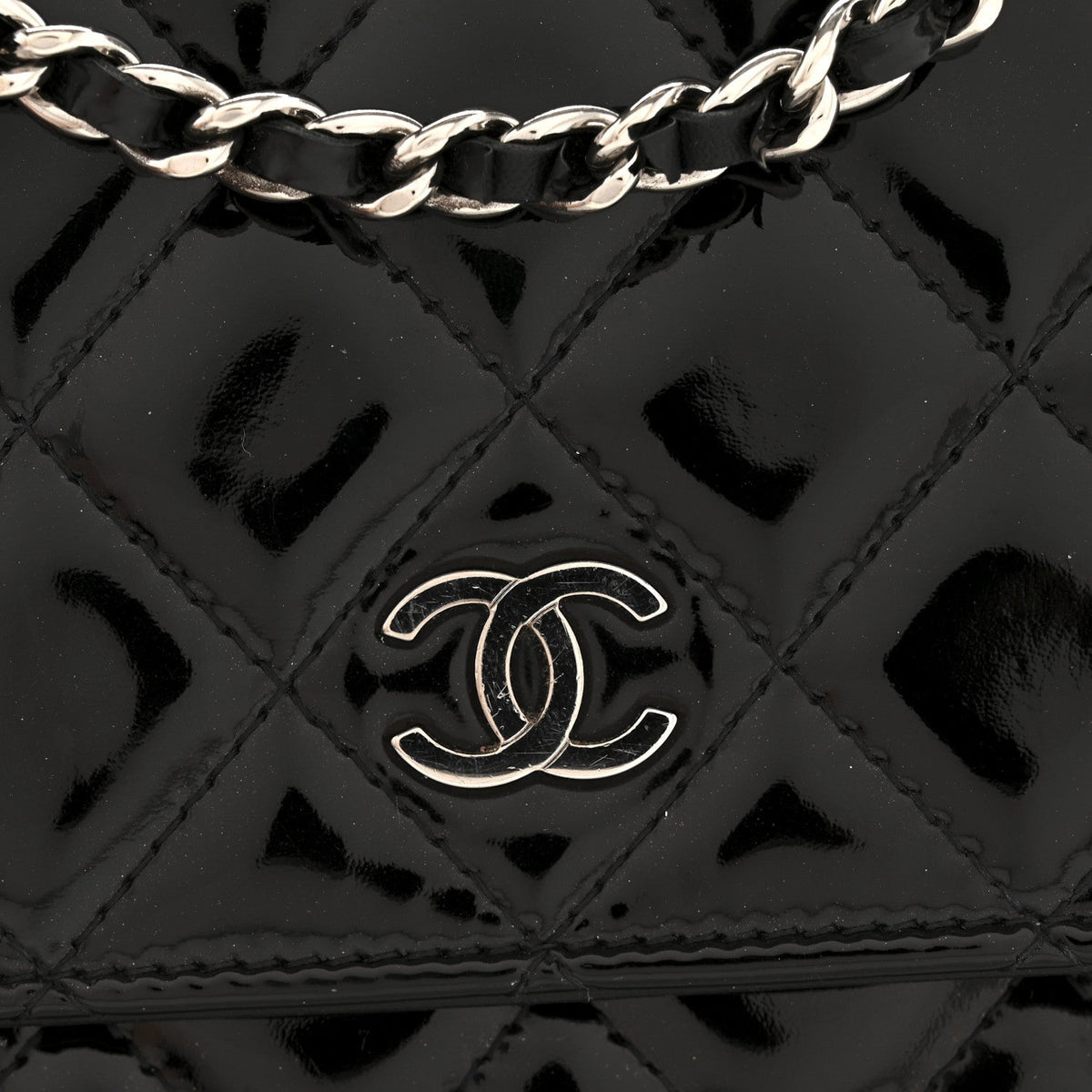 Patent Quilted Wallet On Chain WOC Black