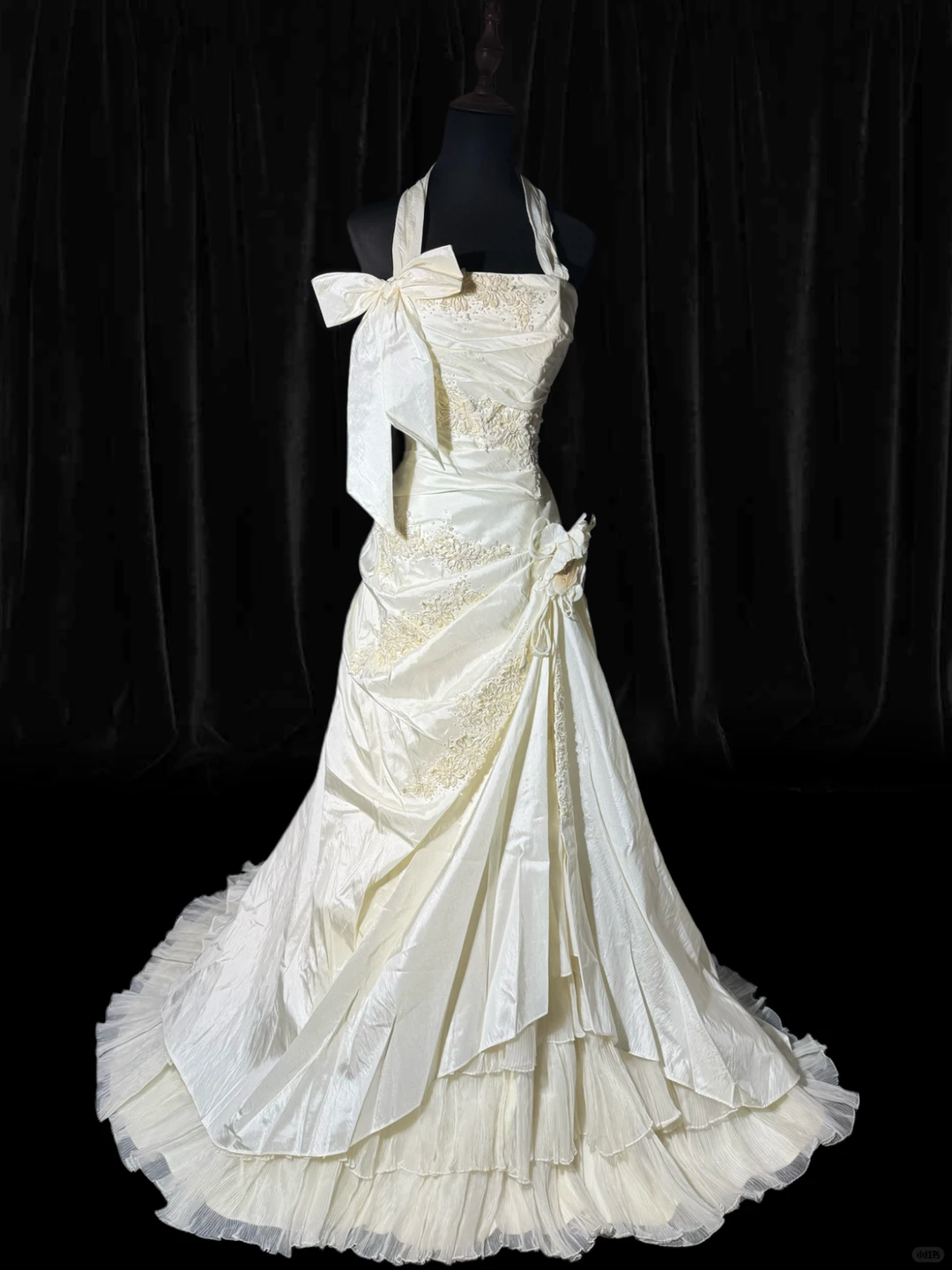 Vintage Ivory A Line Halter Appliques Bow Satin Prom Dress Evening Dress SH5606