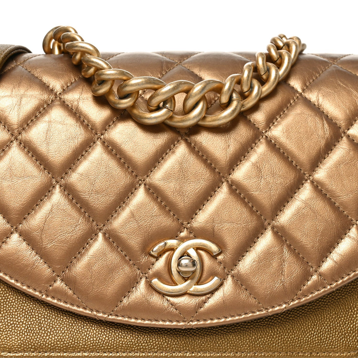 Metallic Calfskin Caviar Quilted Chain Handle Flap Gold
