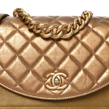 Metallic Calfskin Caviar Quilted Chain Handle Flap Gold