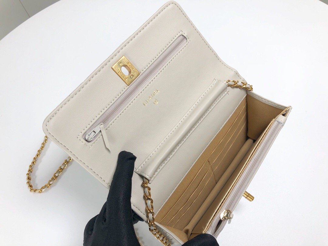 Chanel WOC