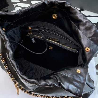 CHANEL 22 Small Handbag black
