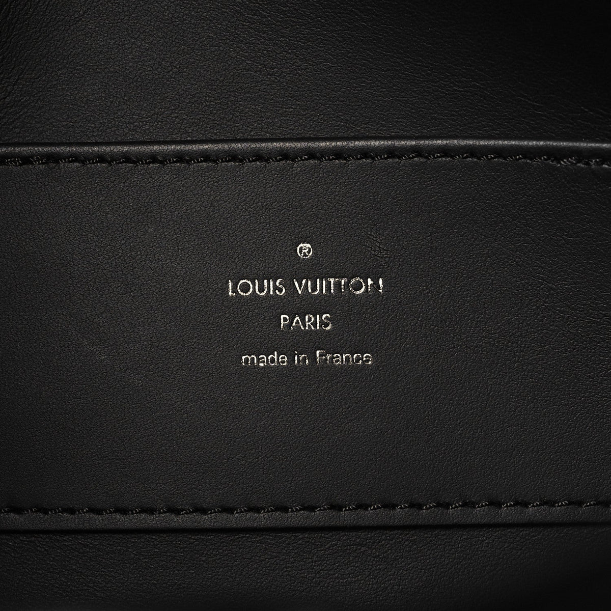 Taurillon Capucines GM Souple Matte Black