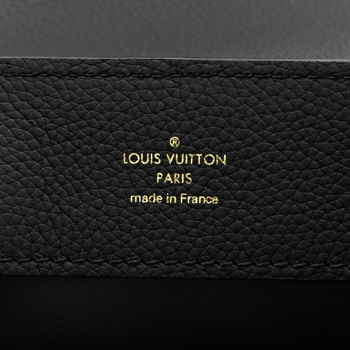Taurillon Capucines East West MM Matte Black