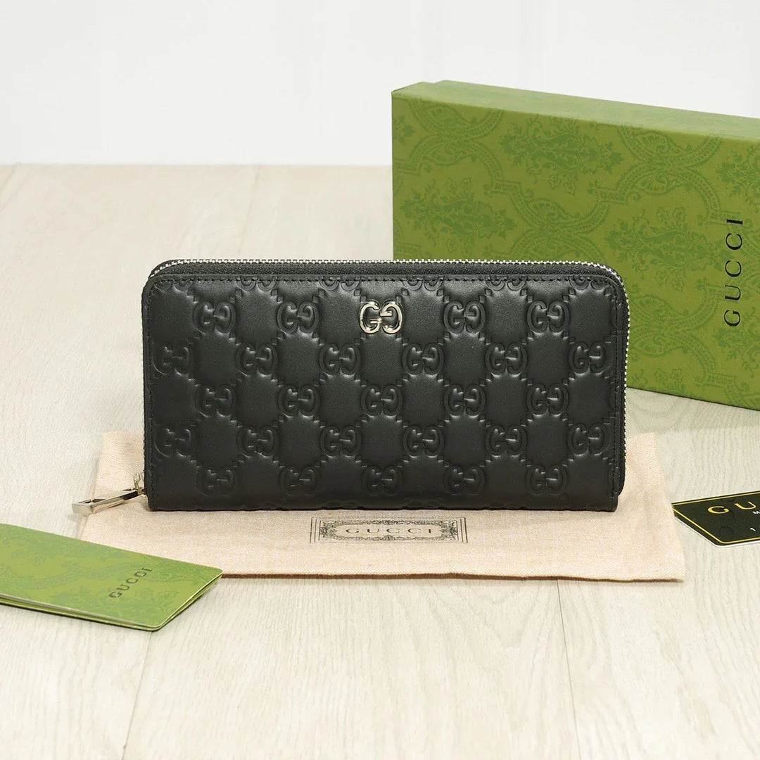 Gucci Single Zipper Handbag Black 20x10cm