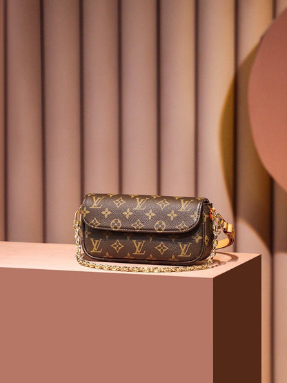Louis Vuitton Wallet on Chain Ivy Monogram M81911