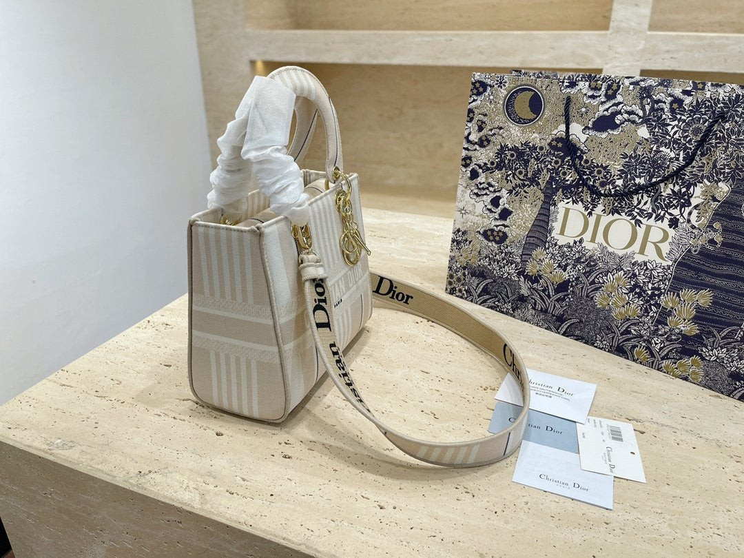 MEDIUM LADY D-LITE BAG