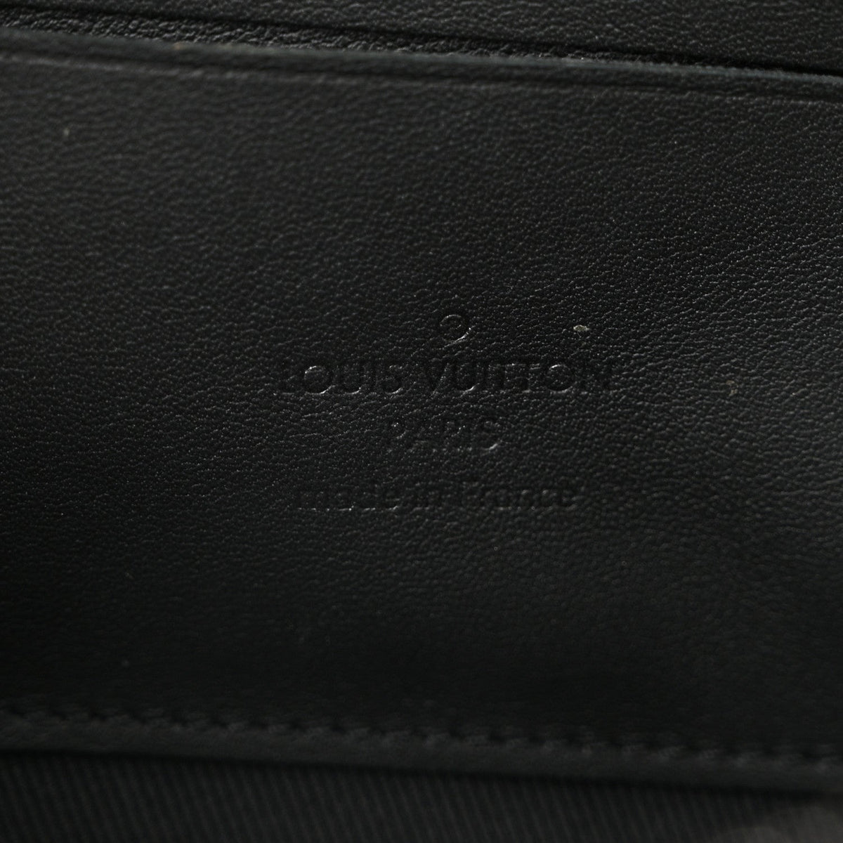 Calfskin Aerogram Alpha Wearable Wallet Black