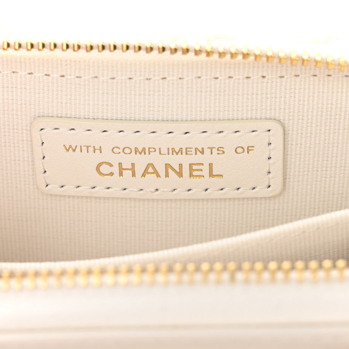 Tweed Quilted Bow Flap Card Holder On Chain White