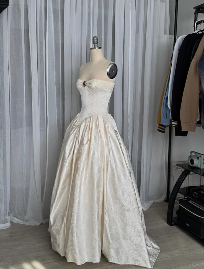 Vintage Ivory Ball Gown Sweetheart Neck Print Floral Satin Prom Dress SH5446