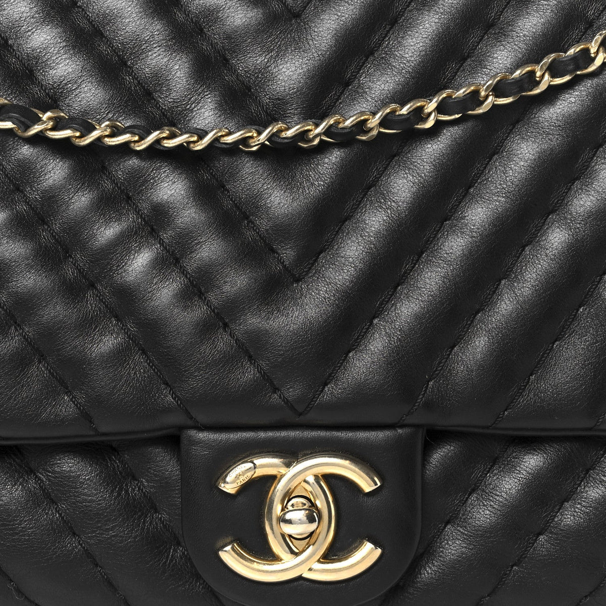 Calfskin Surpique Chevron Large Flap Black
